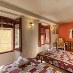 Casa Vermella * Orriols
