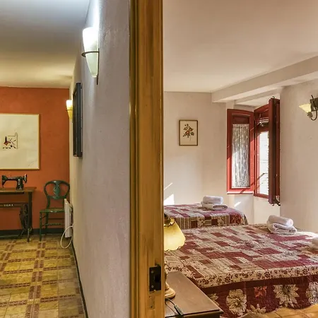 Casa Vermella * Orriols