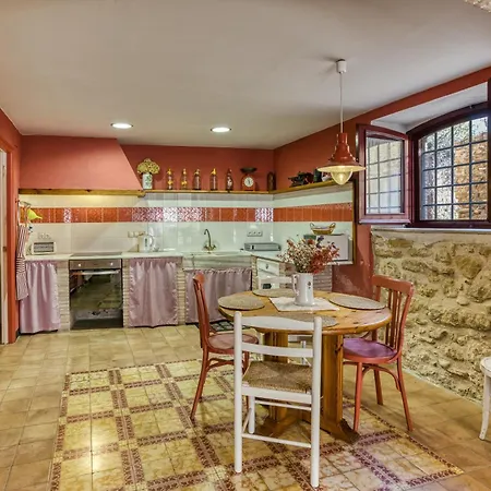 Casa Vermella Semesterbostad Orriols
