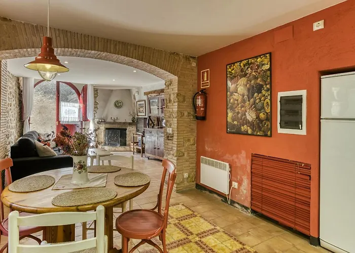 Casa Vermella Orriols